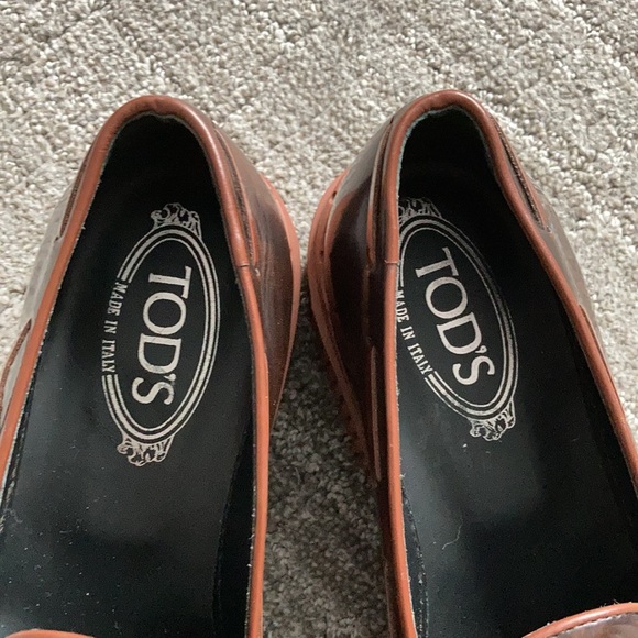 TOD’S Tasseled Glossed-Leather Loafers - Picture 8 of 14